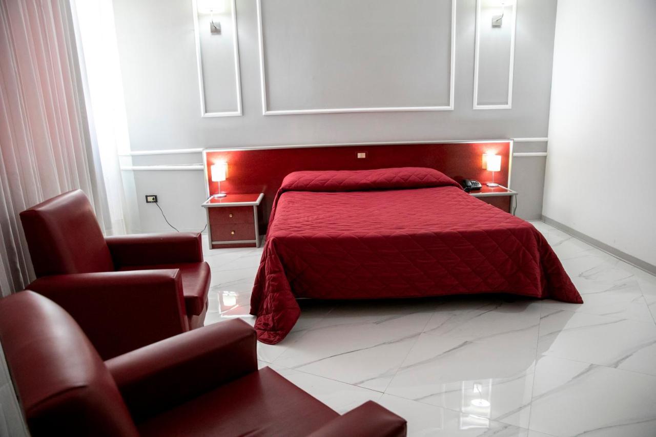 Hotel Sica 蒙特科尔维诺-罗韦拉 外观 照片