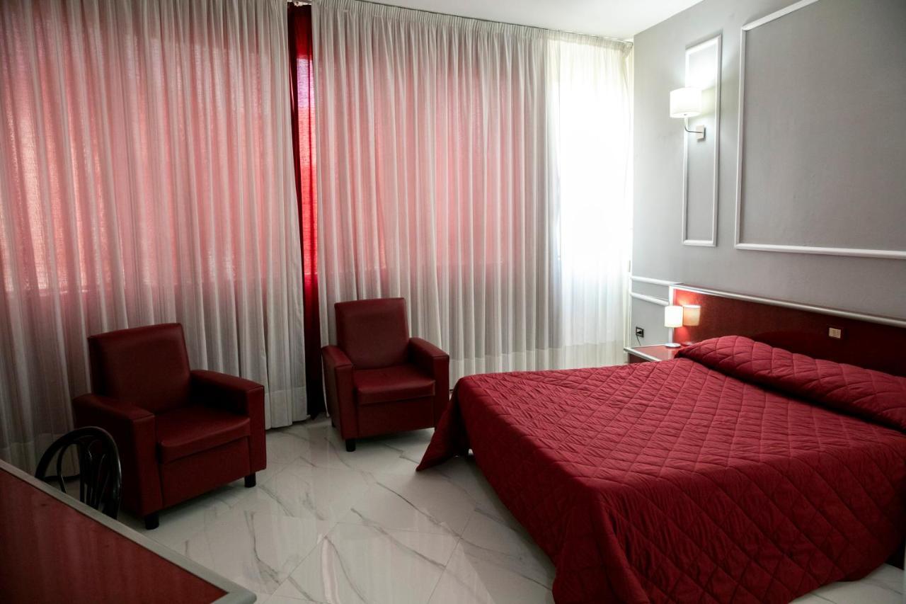 Hotel Sica 蒙特科尔维诺-罗韦拉 外观 照片