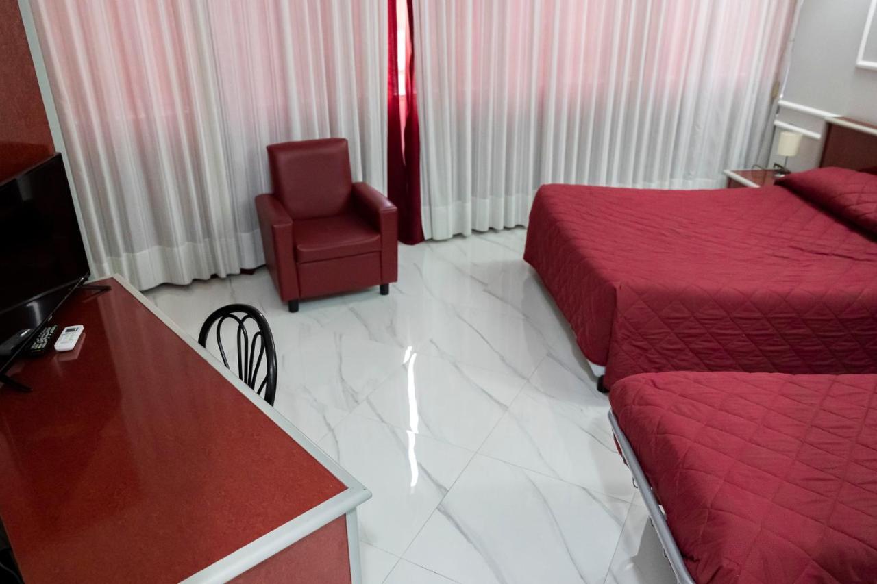 Hotel Sica 蒙特科尔维诺-罗韦拉 外观 照片