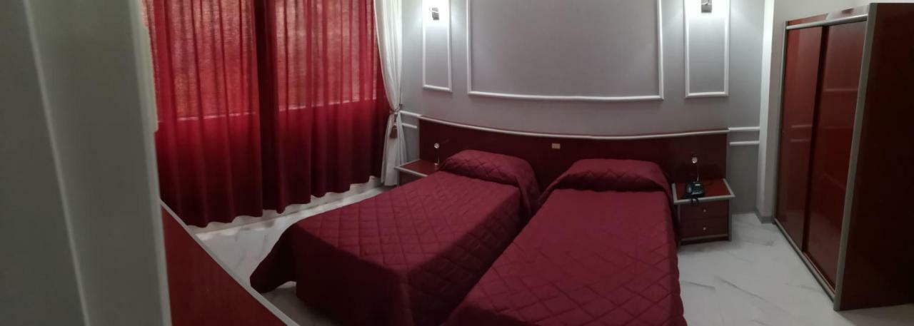 Hotel Sica 蒙特科尔维诺-罗韦拉 外观 照片